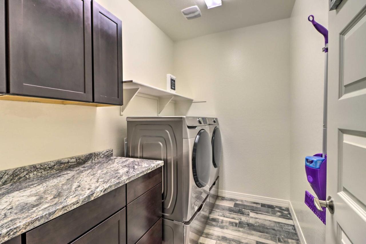 Stunning Goodyear Vacation Rental With Private Pool! 외부 사진